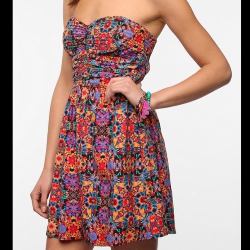 Urban Outfitters - Strapless Sun Dress